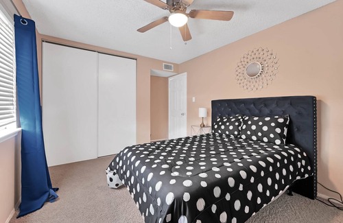 Garden Oaks House | 3bedroom and 1 bath