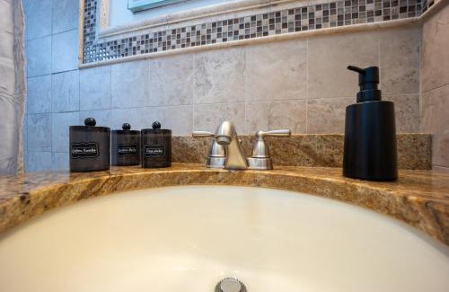 Southeast Yonkers Apartment | 3bedroom APT with balcony & free street parking