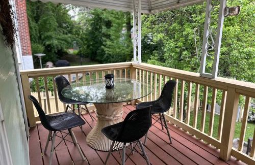 Southeast Yonkers Apartment | 3bedroom APT with balcony & free street parking