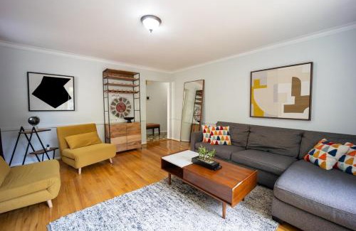 Southeast Yonkers Apartment | 3bedroom APT with balcony & free street parking