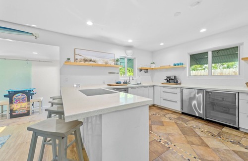 Old Northwood Historic District House | 3Bedroom home w/Hot Tub, Downtown West Palm Beach across from Palm Beach Island