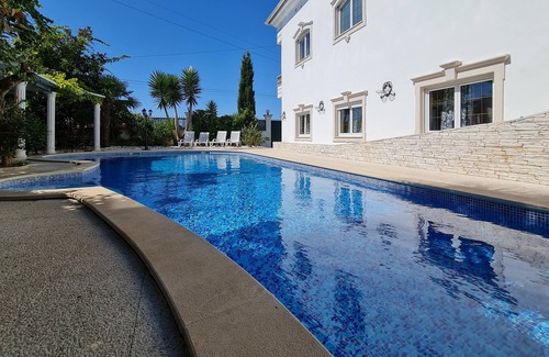 Arnal House | 3Bedroom Penthouse in Luxury Villa 5* (5-8Guests)