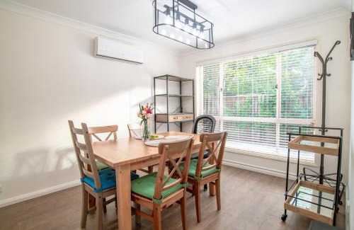 Dundas House | 3bedroom Townhouse at Dundas
