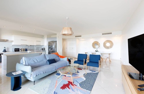 Mandelieu-La-Napoule Apartment | 3bedrooms with sea view and private pool