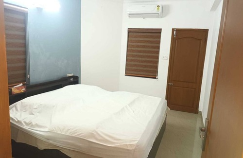 Kochi Apartment | 3BHK apartment for Daily rent. Near to ELAMKULAM- KADAVANTARA metro station.