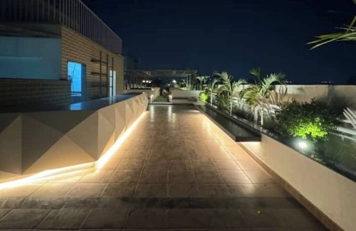 Aundh Apartment | 3bhk with Skylounge & pool