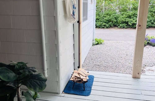 Kennebunk Cottage | 3BR 1. 5 Bath Beach Cottage near KPT/Beaches
