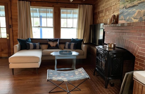 Round Pond Cottage | 3BR, 1 BA Ocean View Long Cove Point Gem!