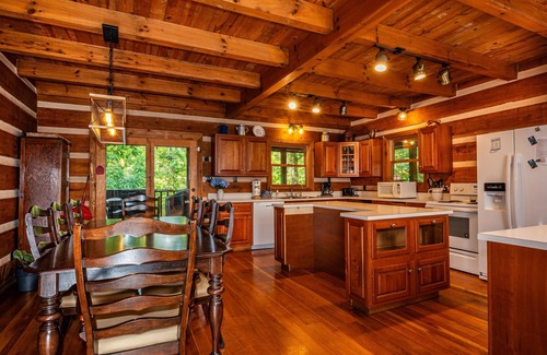 Nashville Cabin | 3BR, 2.5BA Log Cabin, close to town , indoor hot tub.