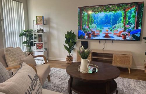 Barker House | 3BR-2 BA Cozy Hub Katy - Close to Cypress