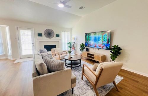 Barker House | 3BR-2 BA Cozy Hub Katy - Close to Cypress