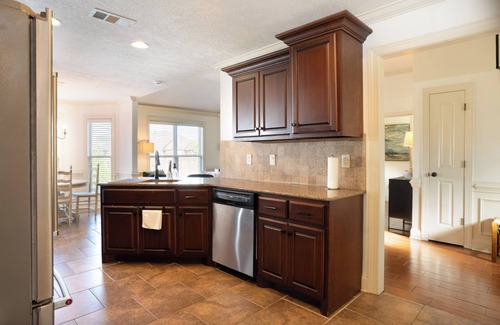 Jackson House | 3BR 2BA Home Fenced In Yard Quiet Neighborhood Pets Welcome