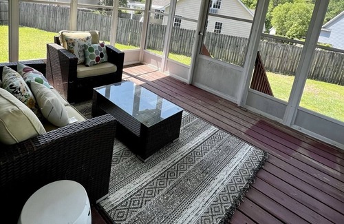 Fayetteville House | 3br 2ba Luxurious and modern designed Indigo rooms.