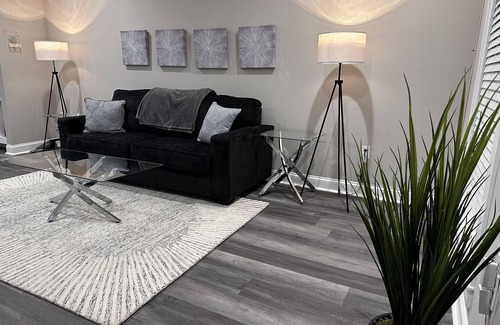 Downtown Baltimore House | 3br 2ba Renovated Townhome 3mi from Inner Harbor, M&T Stadium & Orioles Park