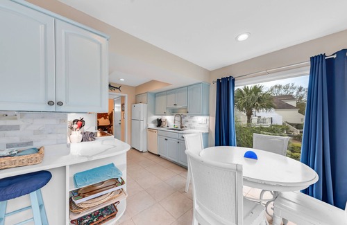 Spinnaker Beachhouses House | 3BR/2BA Spinnaker! Golf/Lagoon Views! Walk to Pelican Beach, Club, Pools! Amenity Cards!