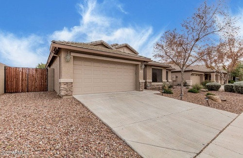 Maricopa House | 3BR & 2Bath with Golf Course Views