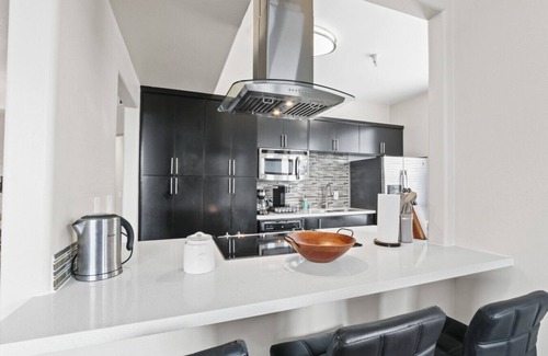Marina del Rey Apartment | 3BR/3BA Condo w/Pool & Free Parking in MDR!