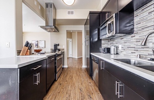 Marina del Rey Apartment | 3BR/3BA Condo w/Pool & Free Parking in MDR!