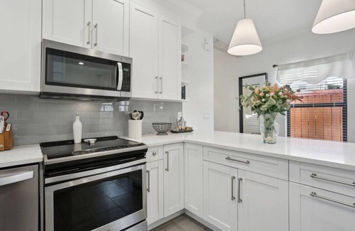 Mango Groves House | 3BR 3BA Heated Pool Downtown