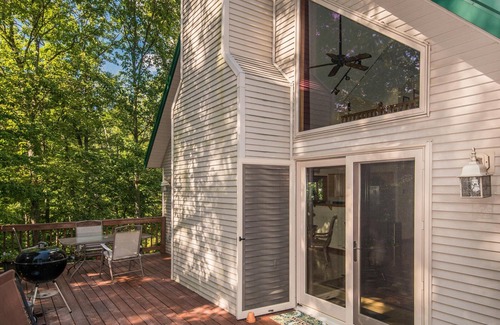 Unionville Cottage | 3BR, 3BA Log Cabin