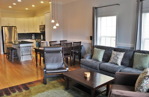 Waters Edge Condo | 3Br/3ba Townhouse with Garage and Pool access~ Folly Hill