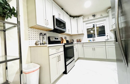 Beverly Green Apartment | 3BR,APARTMENT,Las Vegas,Strip,LVCC,convention,Sphere,SemaShow,CES,freePark,WIFI