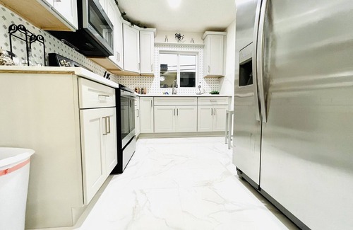 Beverly Green Apartment | 3BR,APARTMENT,Las Vegas,Strip,LVCC,convention,Sphere,SemaShow,CES,freePark,WIFI