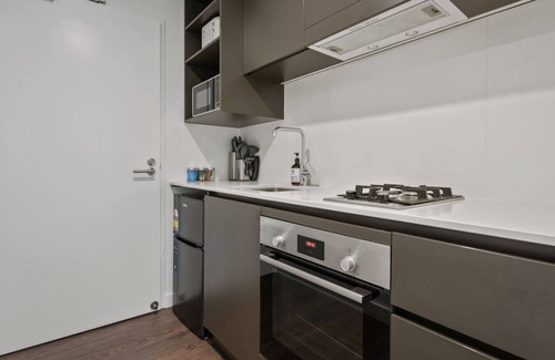 South Brisbane Apartment | 3BR Apt | Urban Stay | Ideal for Families & Groups