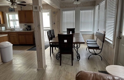 Sylvan Beach House | 3BR Beachfront Getaway – Behind Owner’s Home