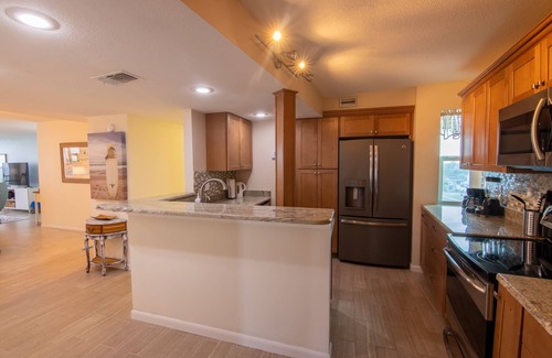 Gulfstream Beach Condo | 3BR Beachfront Oceanfront Condo – Pool, Pickleball, Views. Covered Parking