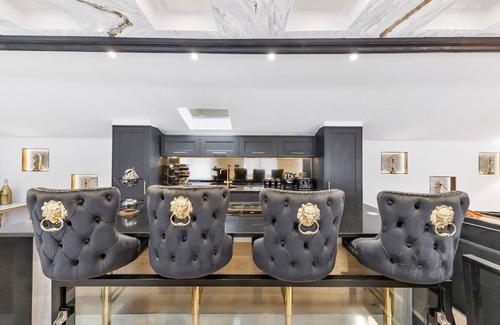 Knightsbridge and Belgravia Condo | 3BR Billionaire’s Ultra-Luxury Hideaway by Harrods