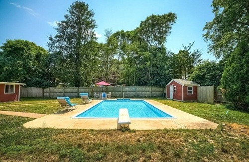 Hyannis House | 3BR Cape House w/Big Pool in Fenced in Back Yard, A/C, Outdoor Shower, WiFi, TV