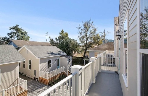Faubourg Delassize Villa | 3BR Chic Oasis, Heart of NOLA, Pet-friendly