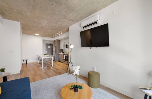 River North Hotel | 3BR City Escape Bright, Sleek, Spacious