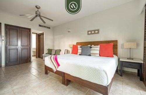 Flamingos Apartment | 3BR Condo in the Krystal Grand Hotel - Beach