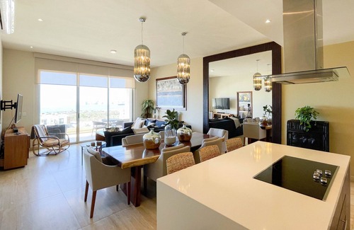 El Tezal Condo | 3BR Condo w/Iconic Arch Views, Pool & 5 min -Town