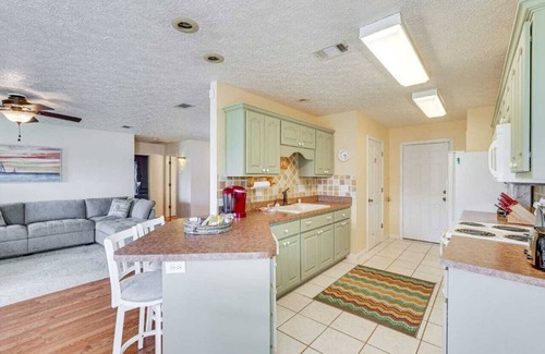 Panama City Apartment | 3BR Cozy Escape with Patio, Grill, WiFi - Near Panama City Attractions