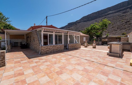 San Bartolome de Tirajana Cottage | 3BR Country Home - Private Pool & Terrace