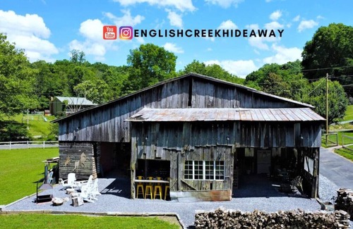 Newport House | 3BR Family Getaway on Goat Farm w 100 yr Old Barn