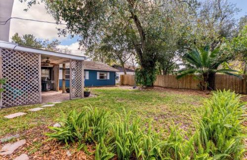 Conway House | 3br Family Stay In Orlando Wi-fi Full Kitchen