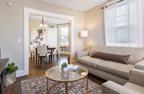 Oakley House | 3BR Fully equipped Top Flr Home near AdventurePark