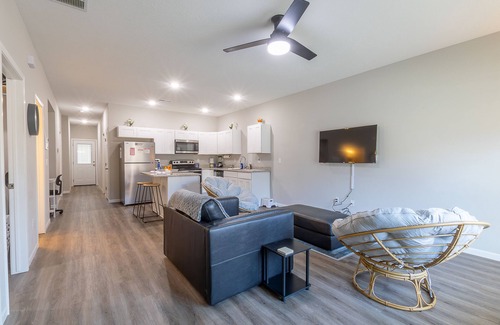Wichita House | 3BR Furnished Near McConnell AFB & Spirit Fast Wi‑Fi & Parking