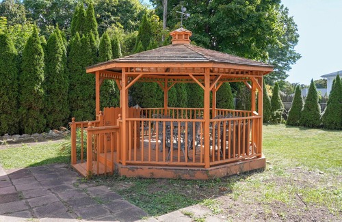 East Shore House | 3BR Gem, 10 min to Yale, walk to Tweed