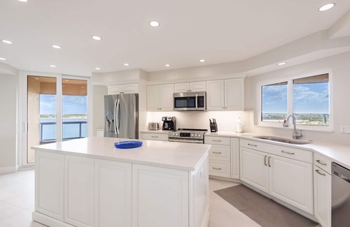 Sand Key Condo | 3BR Gulf Coast Family Condo w/Panoramic Water Views/Steps to Sand Key Beach
