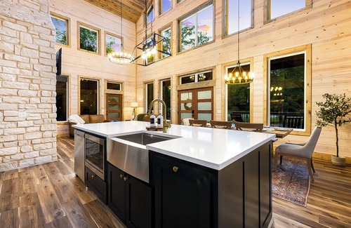 Pickens Cabin | 3BR Hideaway! Playset, Pool Table | Sleeps 14