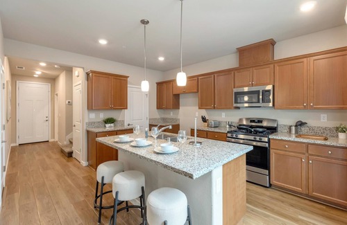 Natomas Park House | 3BR Home at Pagoda Lane|Walk In Closets|Garage|nWifi|Laundry Roomn #41982