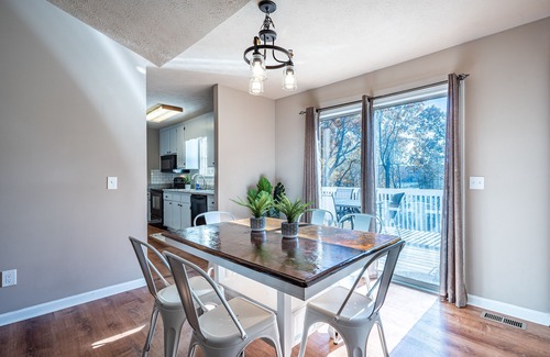 Gainesville House | 3BR, Homey Getaway Overlooking Lake Lanier