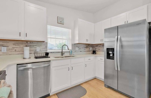 Auburndale House | 3BR House w Backyard & access to Auburndale Trail