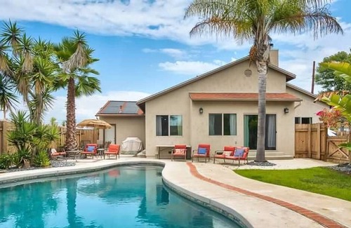 Bay Park House | 🏖3BR House with Sparkling Clean Private Pool!