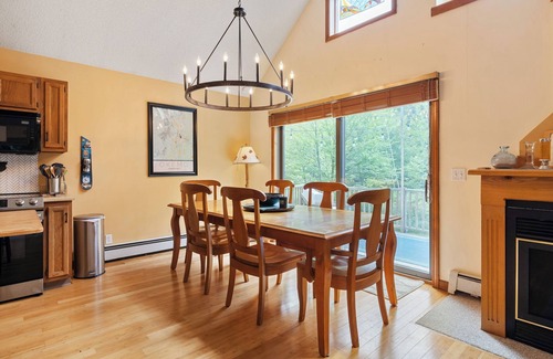 Ludlow House | 3BR Lake & Slope Retreat: Near Okemo w/ Hot Tub
